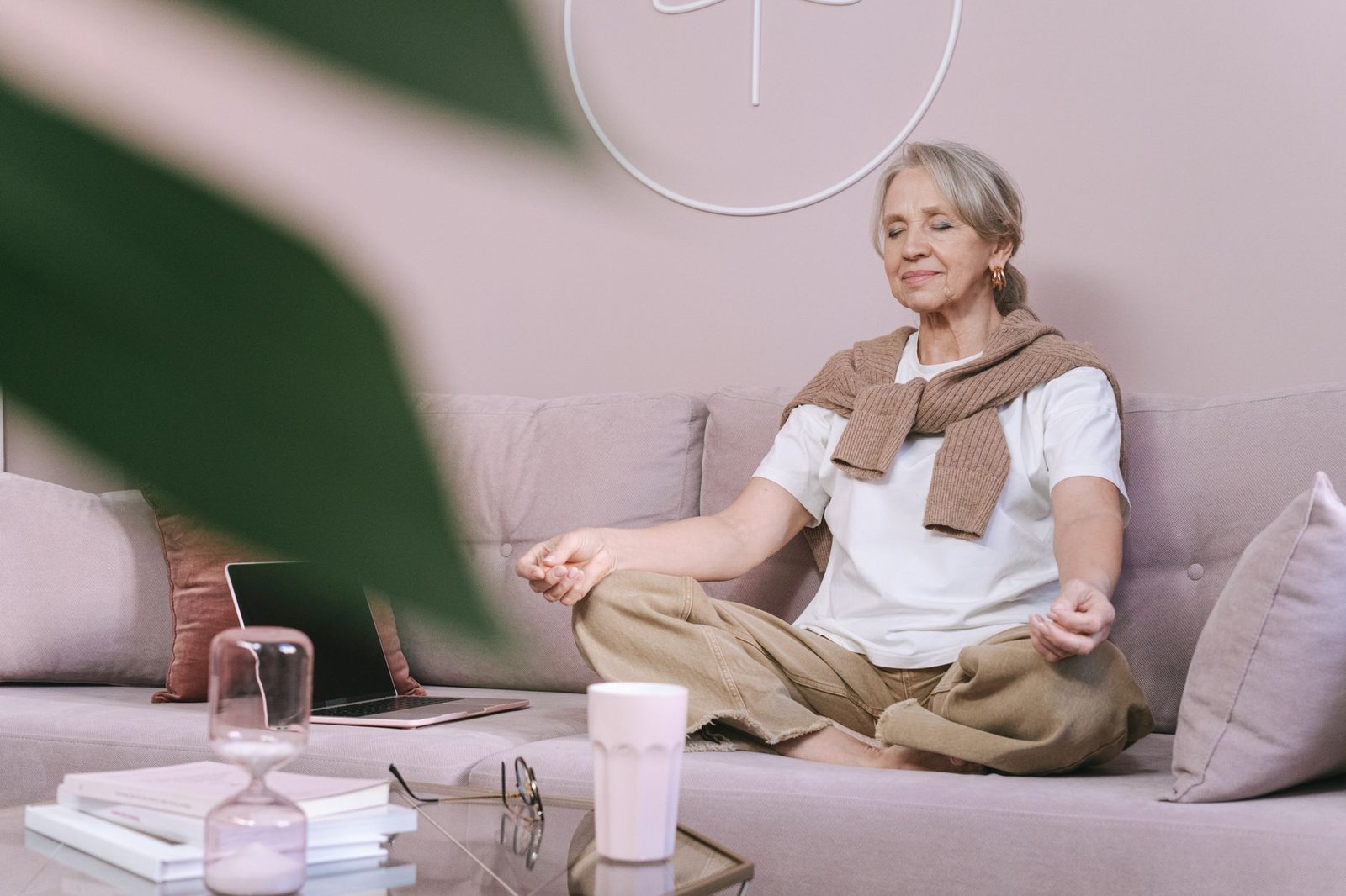 Anvisa Aprova Veoza: Uma Nova Era para o Tratamento Não Hormonal da Menopausa